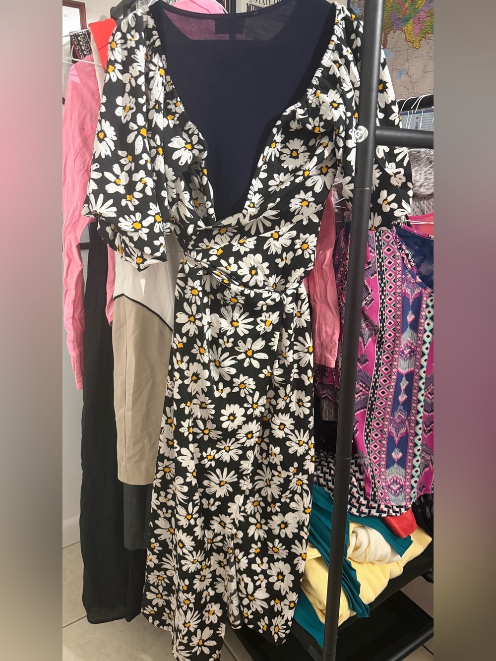 Influence midi dress in daisy print